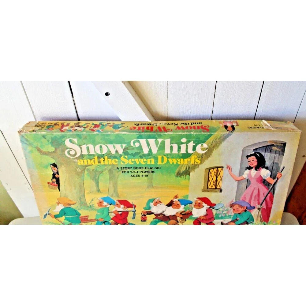 Vintage Snow White and the Seven Dwarfs Board Game Cadaco 1977 No. 590